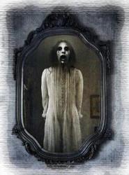 Esprit se reflétant dans un miroir