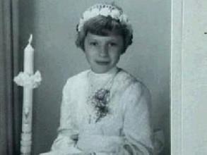 Anneliese lors de sa Communion