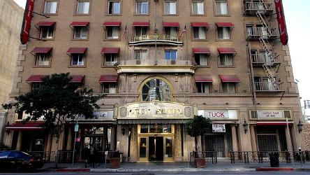 Le Cecil Hotel